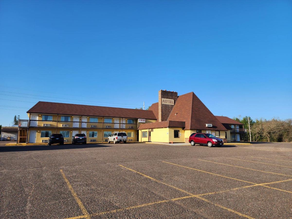 Grantsburg Inn Екстер'єр фото